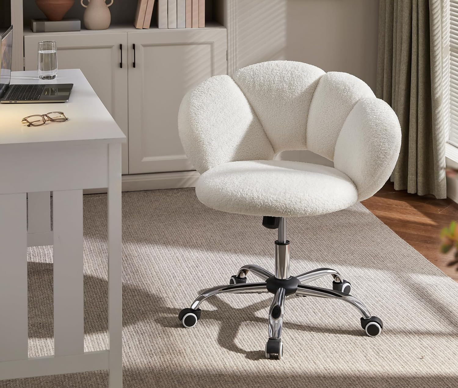 Boucle Upholstered Desk Chair Cloud-Shaped Vanity Chair Adjustable Home Office Chair Computer Chair with Rolling Wheels for Living Room, Bedroom White